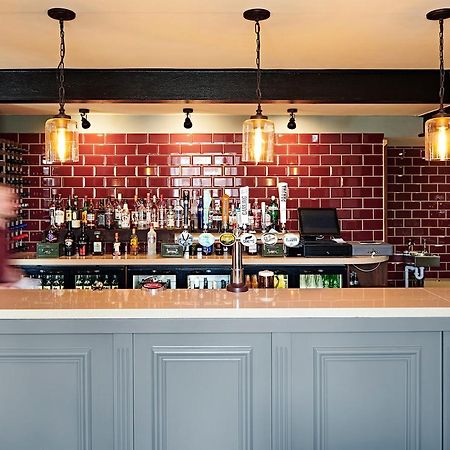 The Frampton Arms Hotel Moreton  Exterior photo